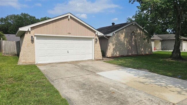 11226 Beauvoir Dr in Houston, TX - Foto de edificio - Building Photo