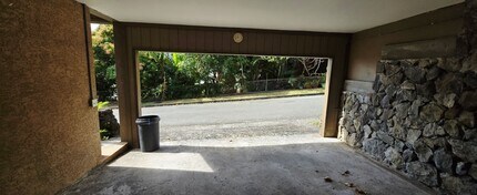 3243 Beaumont Woods Pl in Honolulu, HI - Building Photo - Building Photo