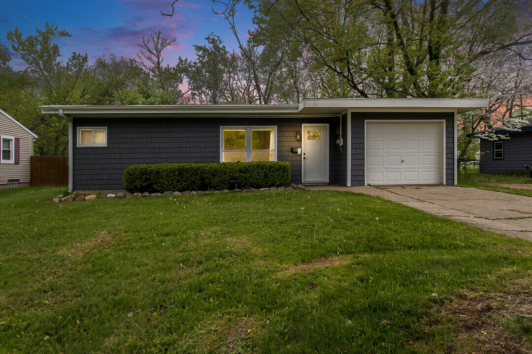 2721 Glendale Blvd in Kalamazoo, MI - Building Photo