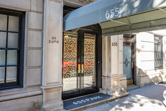 655 Park Ave in New York, NY - Building Photo - Building Photo