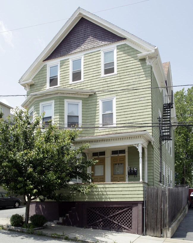 76 Preston St in Providence, RI - Foto de edificio - Building Photo