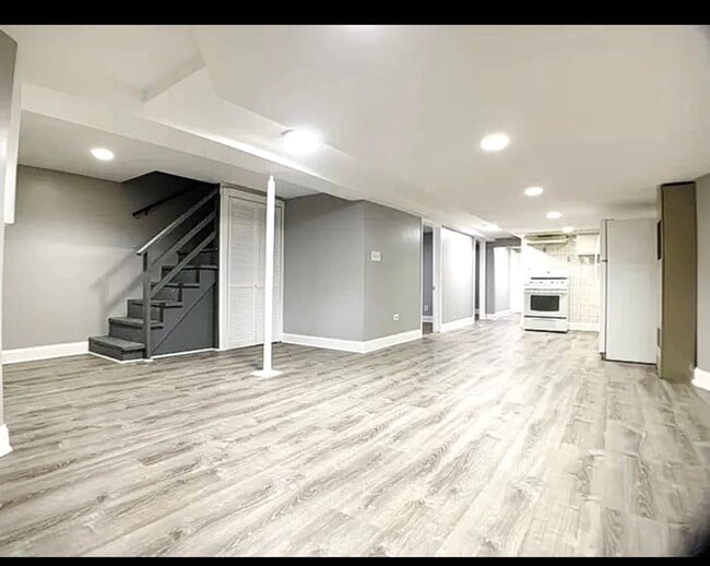 2321 N Sacramento Ave in Chicago, IL - Building Photo - Building Photo