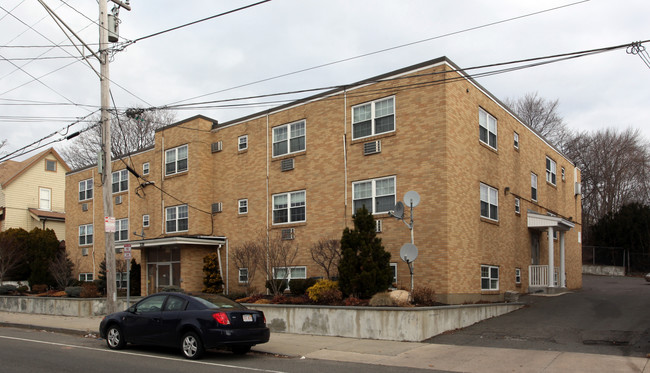 Chelsea Street Apartments in Everett, MA - Foto de edificio - Building Photo