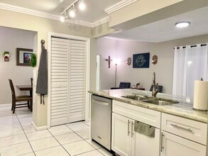 480 Azure Ave in Wellington, FL - Building Photo - Building Photo