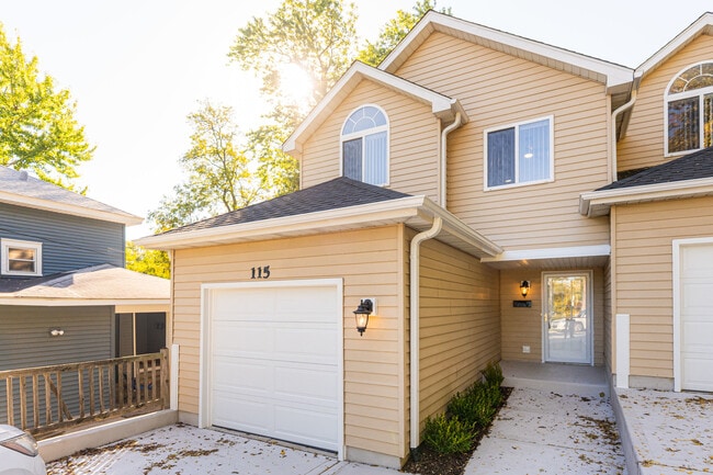 115 N Dole Ave in Crystal Lake, IL - Building Photo - Building Photo