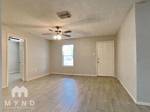 9233 Nyssa St, Unit 61 in Houston, TX - Building Photo - Building Photo