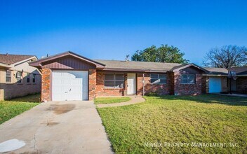 5414 6th St in Lubbock, TX - Building Photo - Building Photo