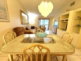 9485 Boca Cove Cir in Boca Raton, FL - Building Photo