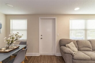 623 Lyndhurst St in Dunedin, FL - Building Photo - Building Photo