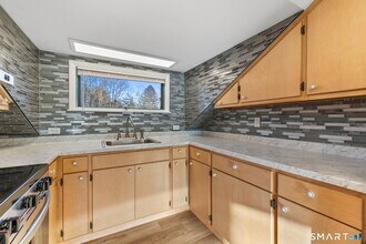 85 Hicock Dr in Southbury, CT - Building Photo - Building Photo