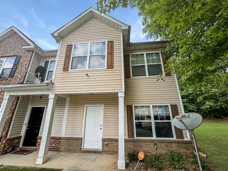 1778 Broad River Rd in Atlanta, GA - Building Photo