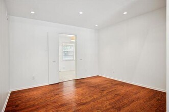 11400 Park Central Pl in Dallas, TX - Building Photo - Building Photo