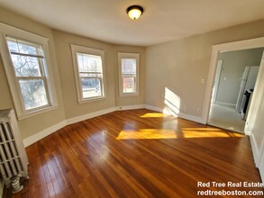 8 Woodside Ave, Unit 1 in Boston, MA - Foto de edificio - Building Photo