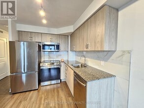 20 Meadowglen Pl in Toronto, ON - Building Photo - Building Photo