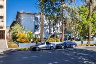 Terra Grande Apartments in Van Nuys, CA - Building Photo