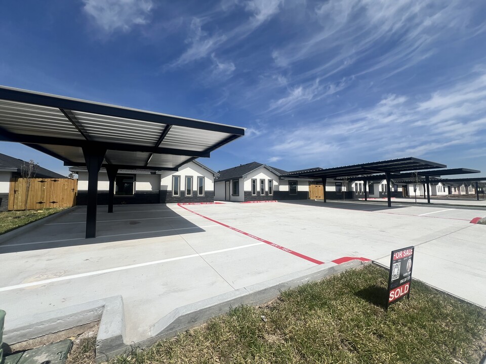 710 Palmer Rd, Unit 3 in Mission, TX - Foto de edificio