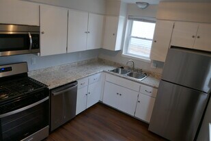 6904 Urbandale Ave in Urbandale, IA - Building Photo