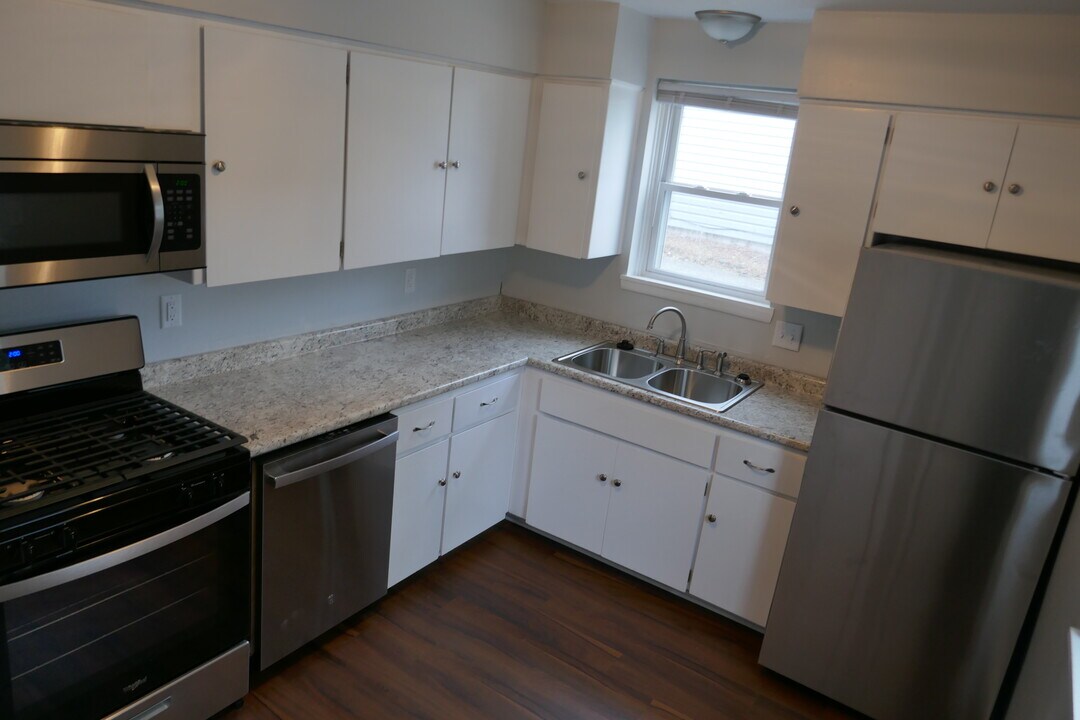 6904 Urbandale Ave in Urbandale, IA - Building Photo