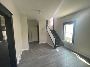 552 E 120th St in Cleveland, OH - Building Photo - Building Photo