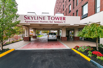 Skyline Tower - Income Based for Seniors 62+ in Cleveland, OH - Building Photo - Building Photo