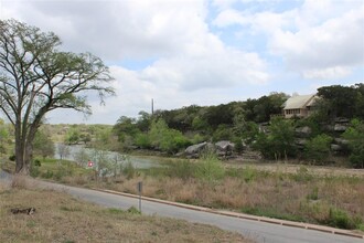 908 River Rd in Wimberley, TX - Building Photo - Building Photo