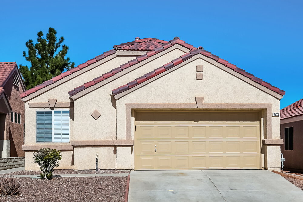 8820 W Colorful Pines Ave in Las Vegas, NV - Building Photo