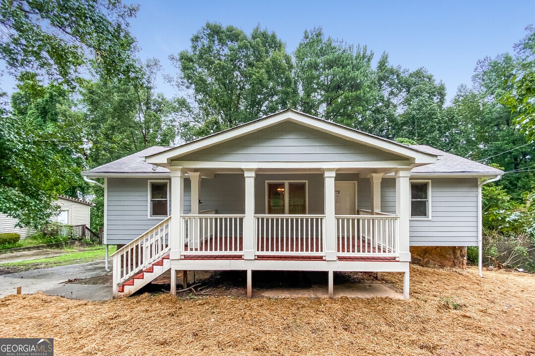 1003 Salisbury Trail in Riverdale, GA - Building Photo