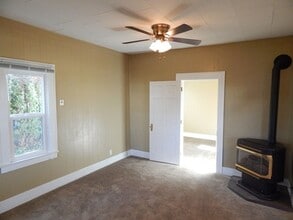 645 19th St SE in Salem, OR - Building Photo - Building Photo