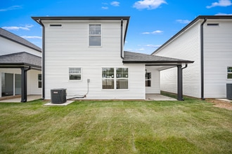 104 Hobson St in McMinnville, TN - Building Photo - Building Photo