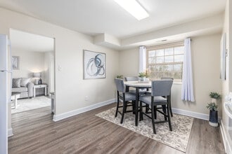 Security Park Apartments in Baltimore, MD - Building Photo - Interior Photo