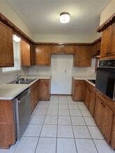 1710 Park Ave in Deer Park, TX - Building Photo - Building Photo