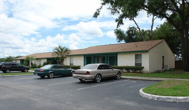 Dixie Grove in Orlando, FL - Foto de edificio - Building Photo