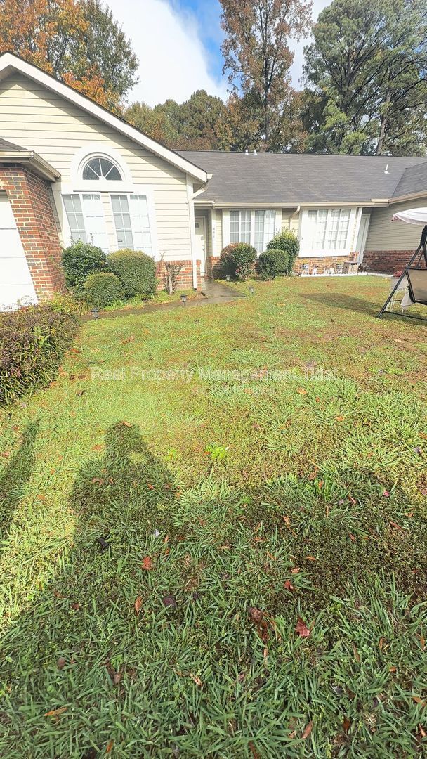 property at 467 Springmont Ct