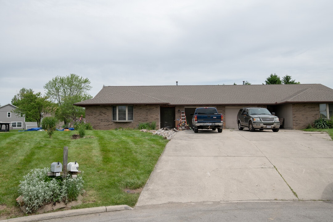 123 Pierre Pl, Unit 123 in Lima, OH - Foto de edificio