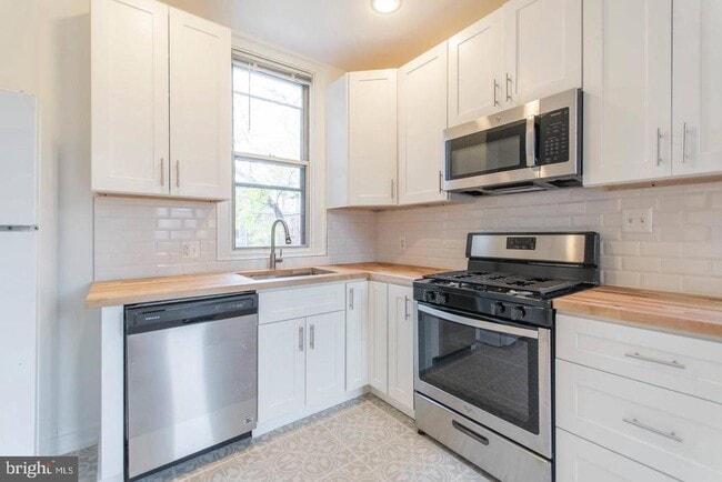 4813 Chester Ave in Philadelphia, PA - Building Photo - Building Photo