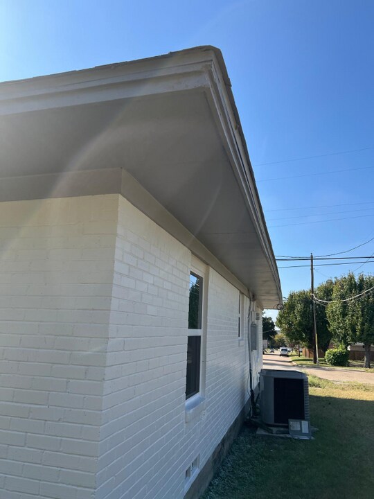 1120 H Ave in Plano, TX - Foto de edificio