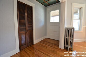 32 Stellman Rd, Unit 1 in Boston, MA - Foto de edificio - Building Photo