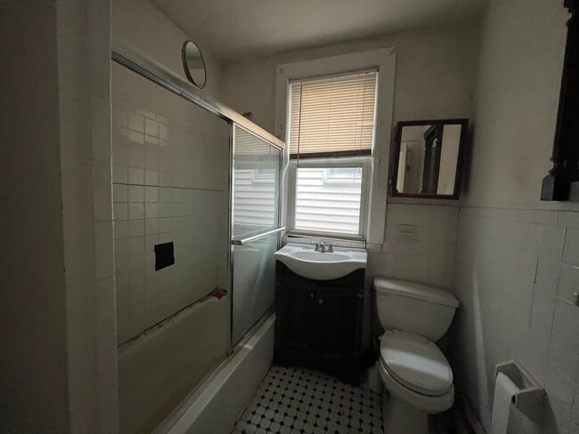 65 Wade St, Unit 2 in Jersey City, NJ - Building Photo - Building Photo