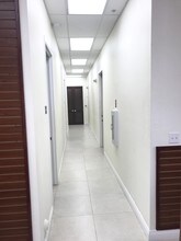 Teatro Marti Apartments in Miami, FL - Foto de edificio - Building Photo