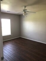 The Meadows in Lake Charles, LA - Building Photo