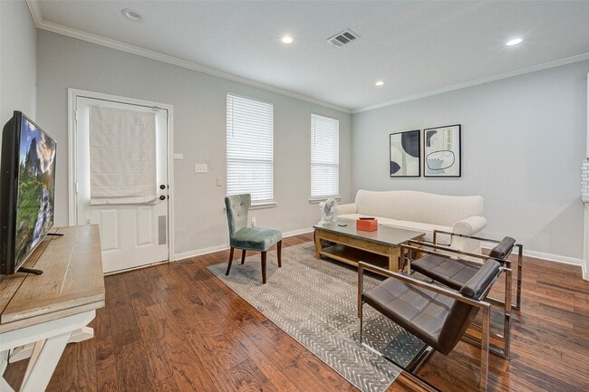 property at 921 Kern St