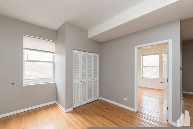 2009 W Cortez St, Unit 13 in Chicago, IL - Building Photo - Building Photo