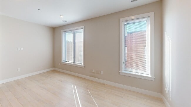 196 Green St, Unit 402 in Boston, MA - Foto de edificio - Building Photo