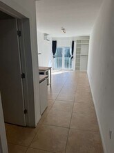 444 SW 3rd St, Unit 1 in Miami, FL - Foto de edificio - Building Photo