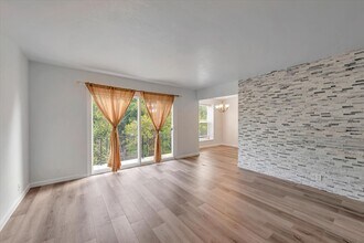 972 Ponderosa Ave-Unit -APT C in Sunnyvale, CA - Building Photo - Building Photo