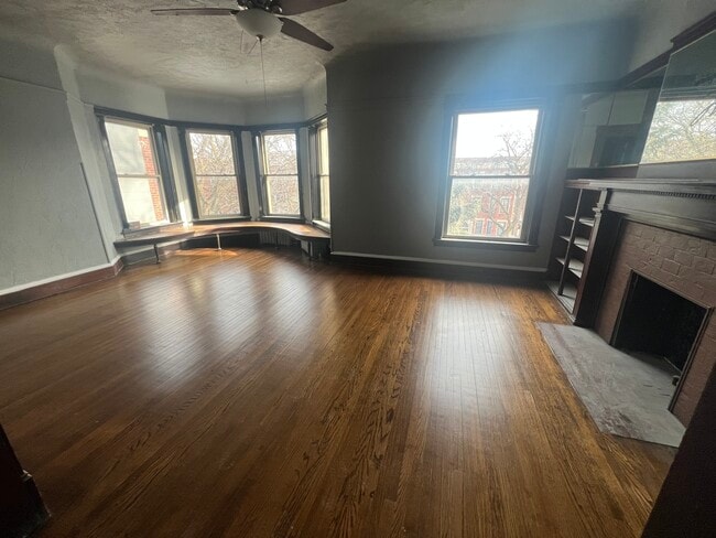 4956 S Michigan Ave in Chicago, IL - Building Photo - Building Photo