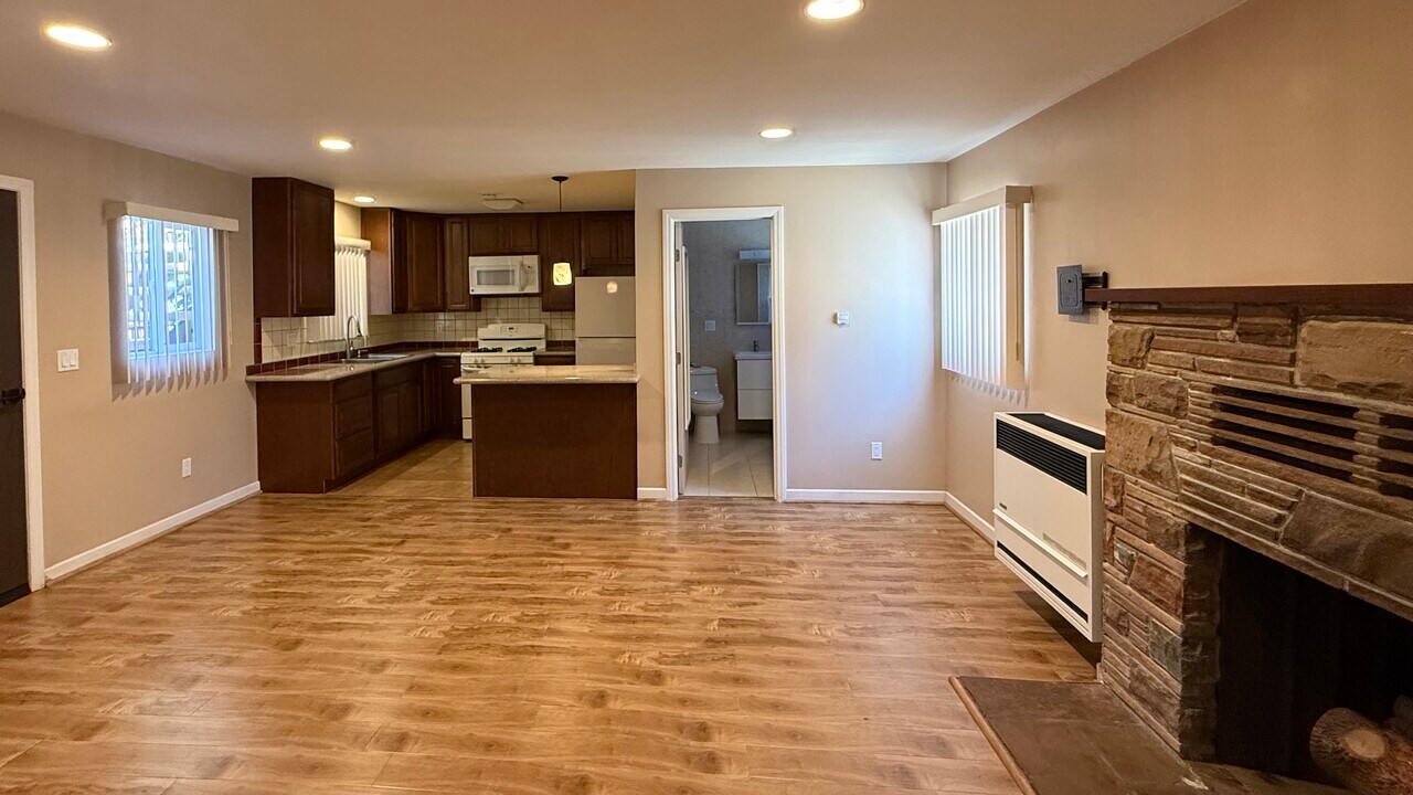 596 S Mentor Ave, Unit 596 S Mentor Ave in Pasadena, CA - Building Photo