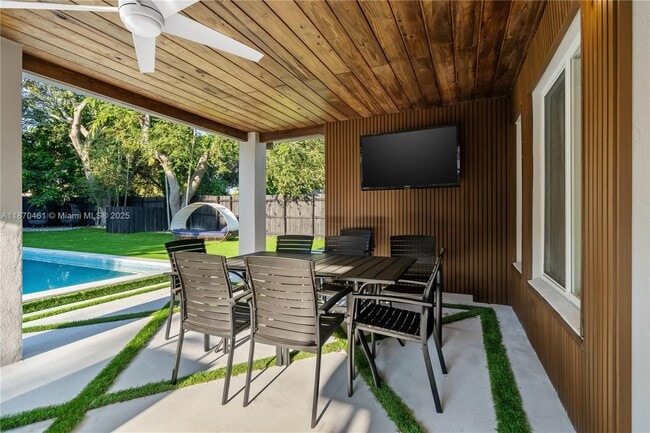 1440 NE 149th St in North Miami, FL - Foto de edificio - Building Photo