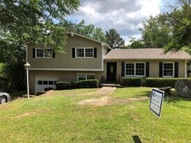 1605 5th Pl NW in Center Point, AL - Building Photo