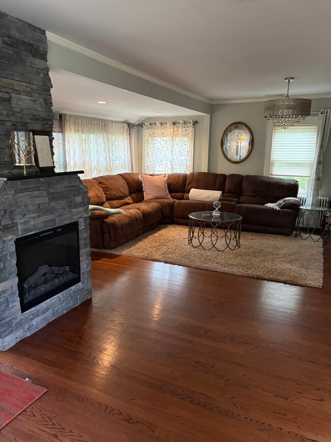 35 2nd Ave in Port Jefferson, NY - Foto de edificio - Building Photo